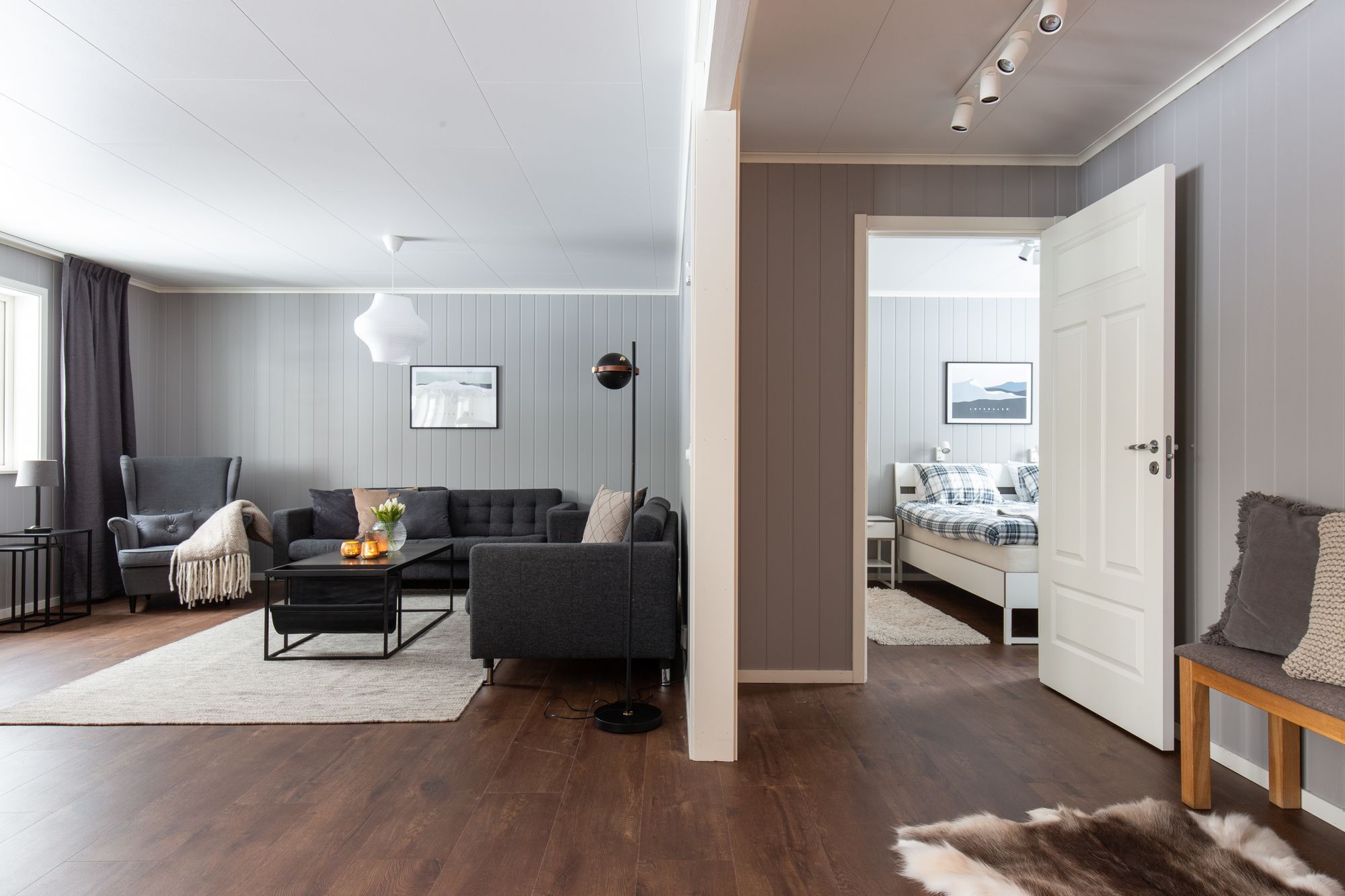 Rymlig och mysig lägenhet med elljusspår utanför – bild 4 av 11