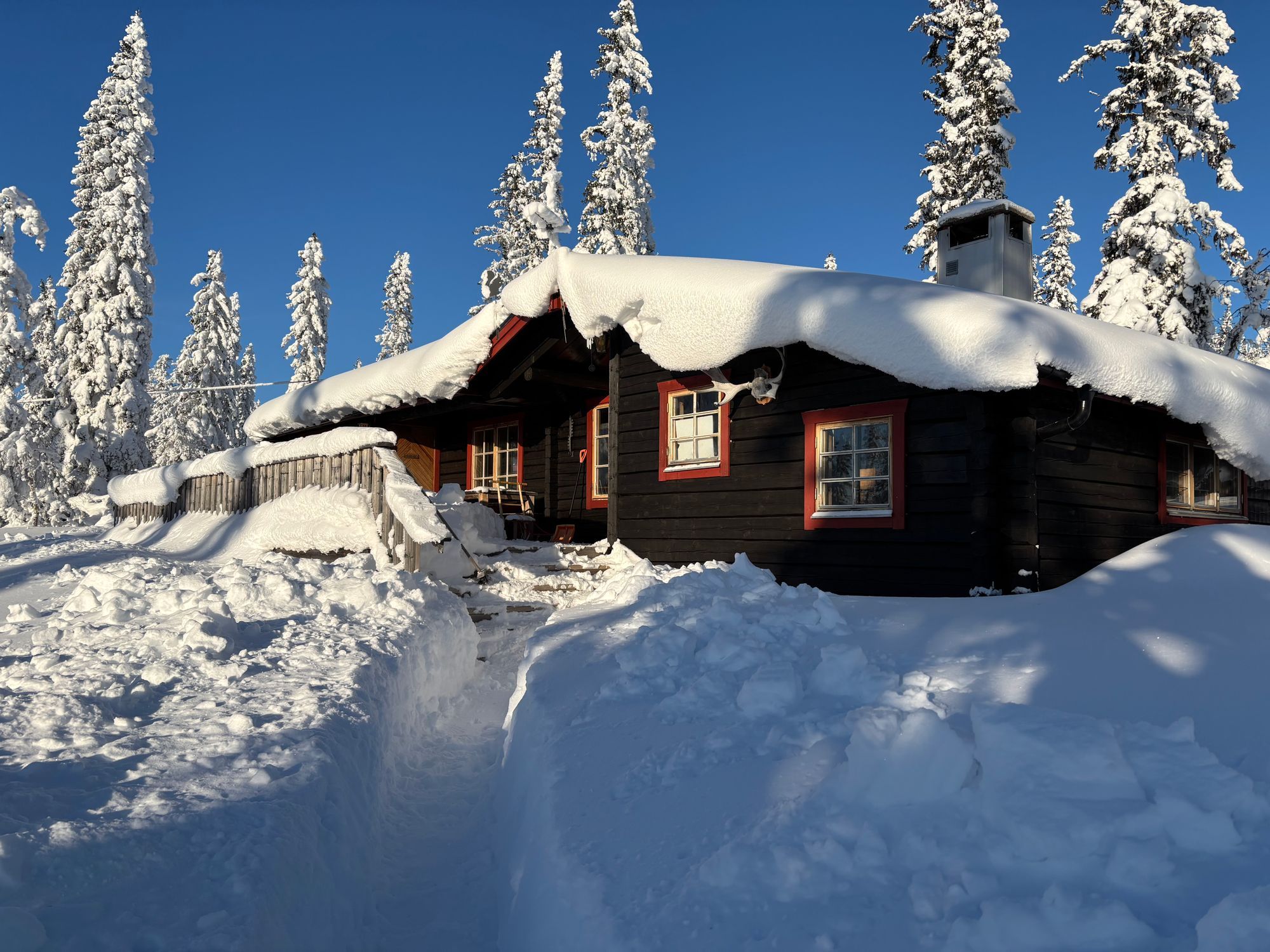 Charmig fjällstuga i Sångbäcksvallen (Vemdalen)