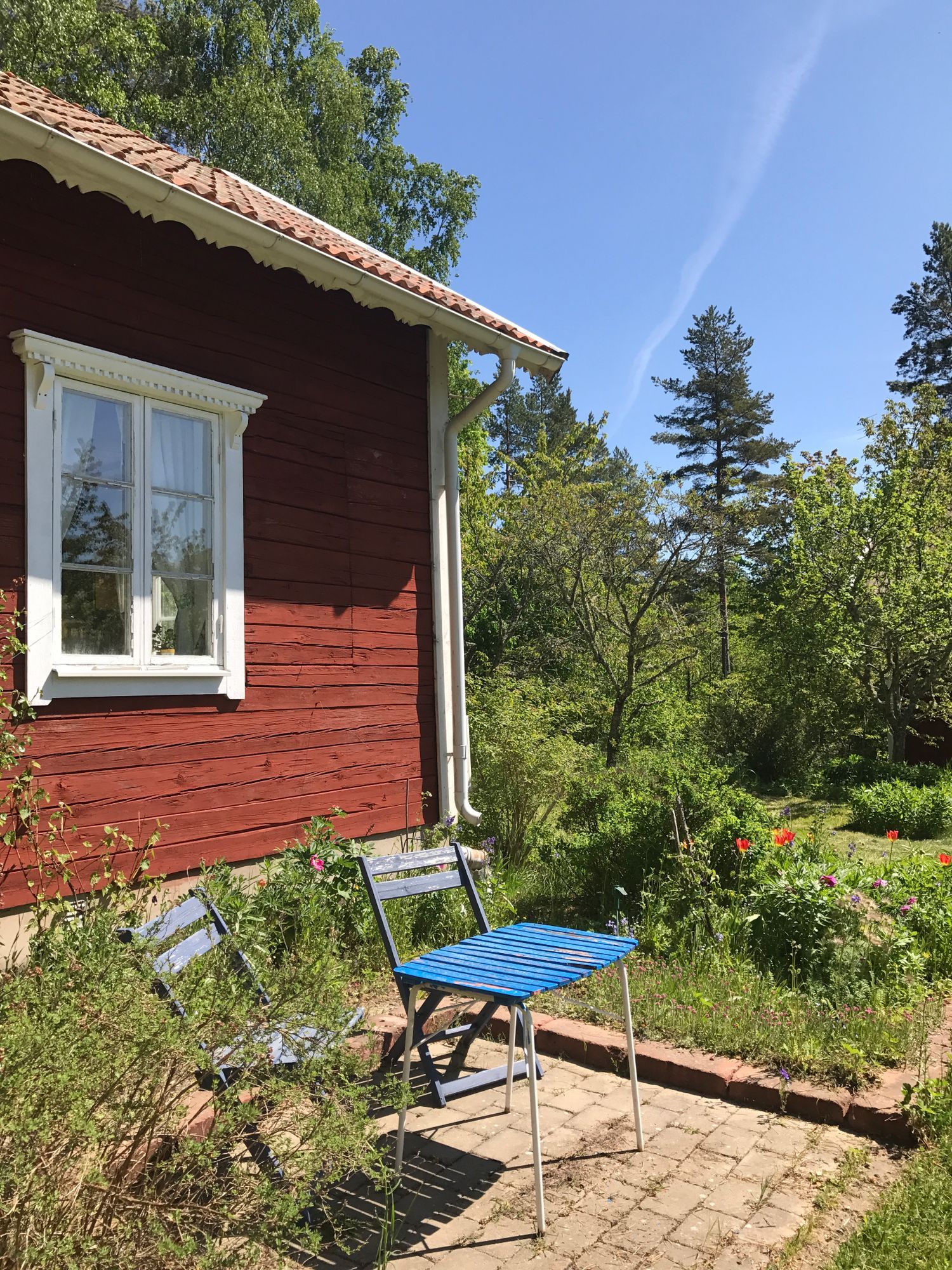 Mysig stuga i vackra omgivningar – bild 2 av 14