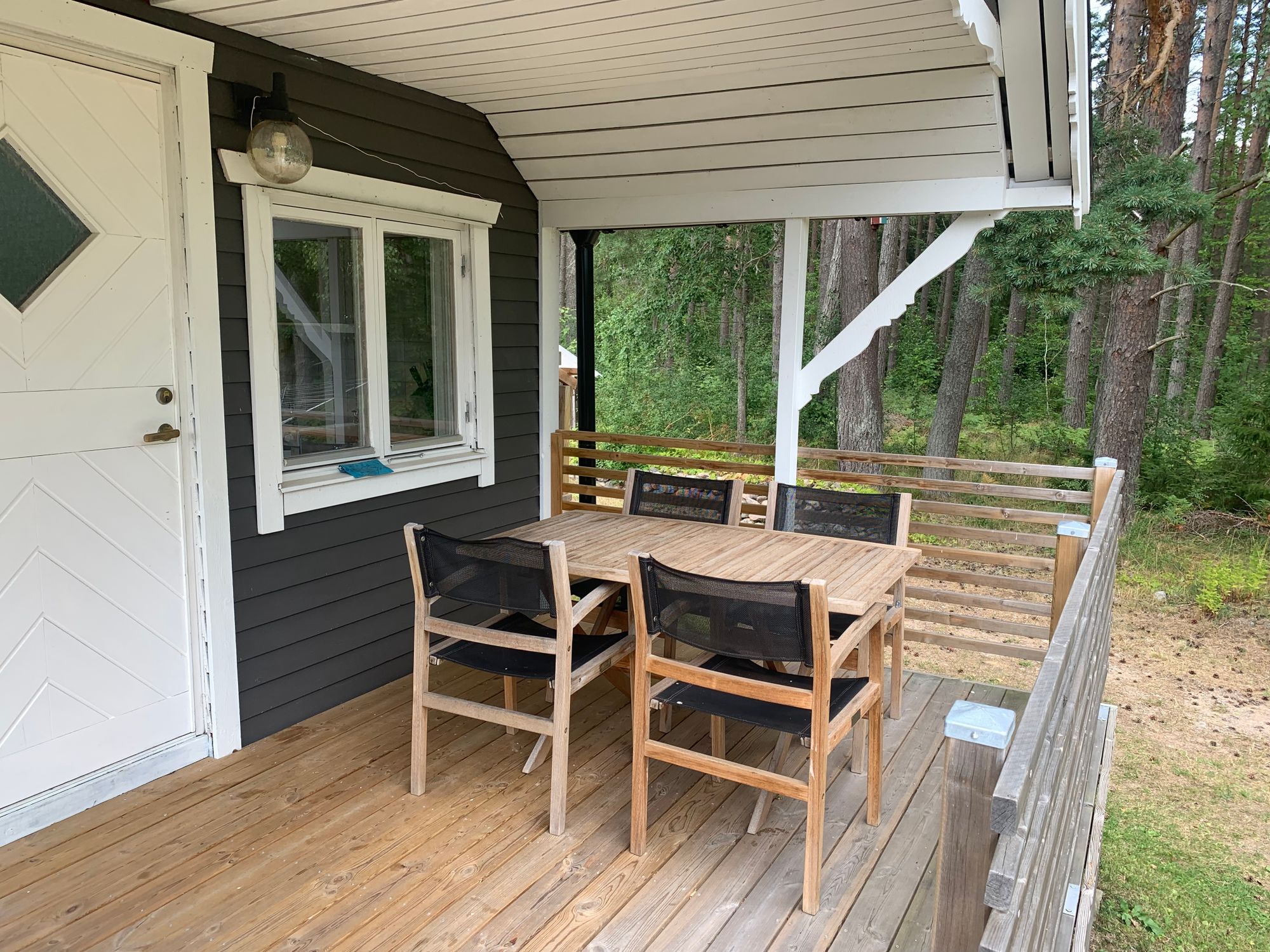 Sommarstuga ett stenkast från Vänern – bild 24 av 24