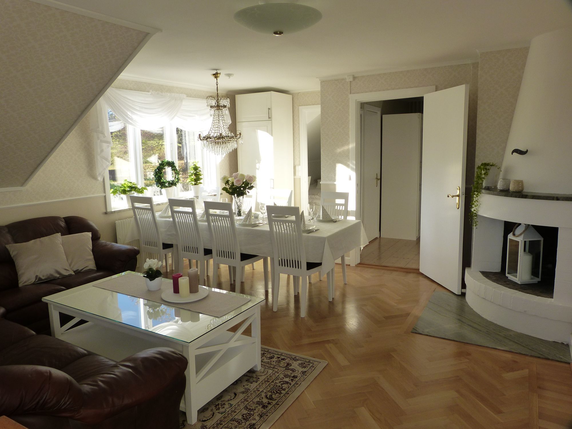 Elegant hus med underbar utsikt – bild 23 av 24