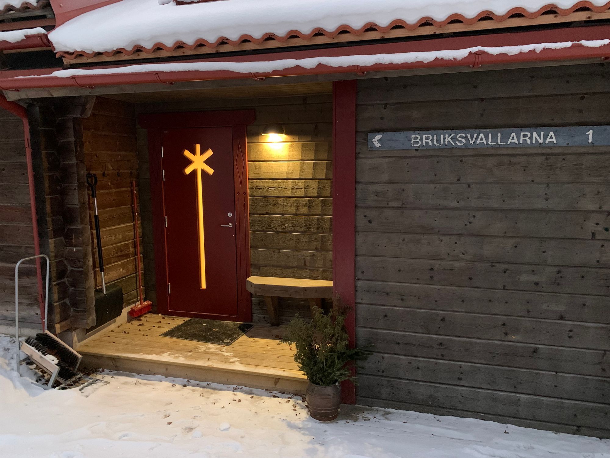 Välkommen till en fräsch lägenhet i nyskick – bild 3 av 16