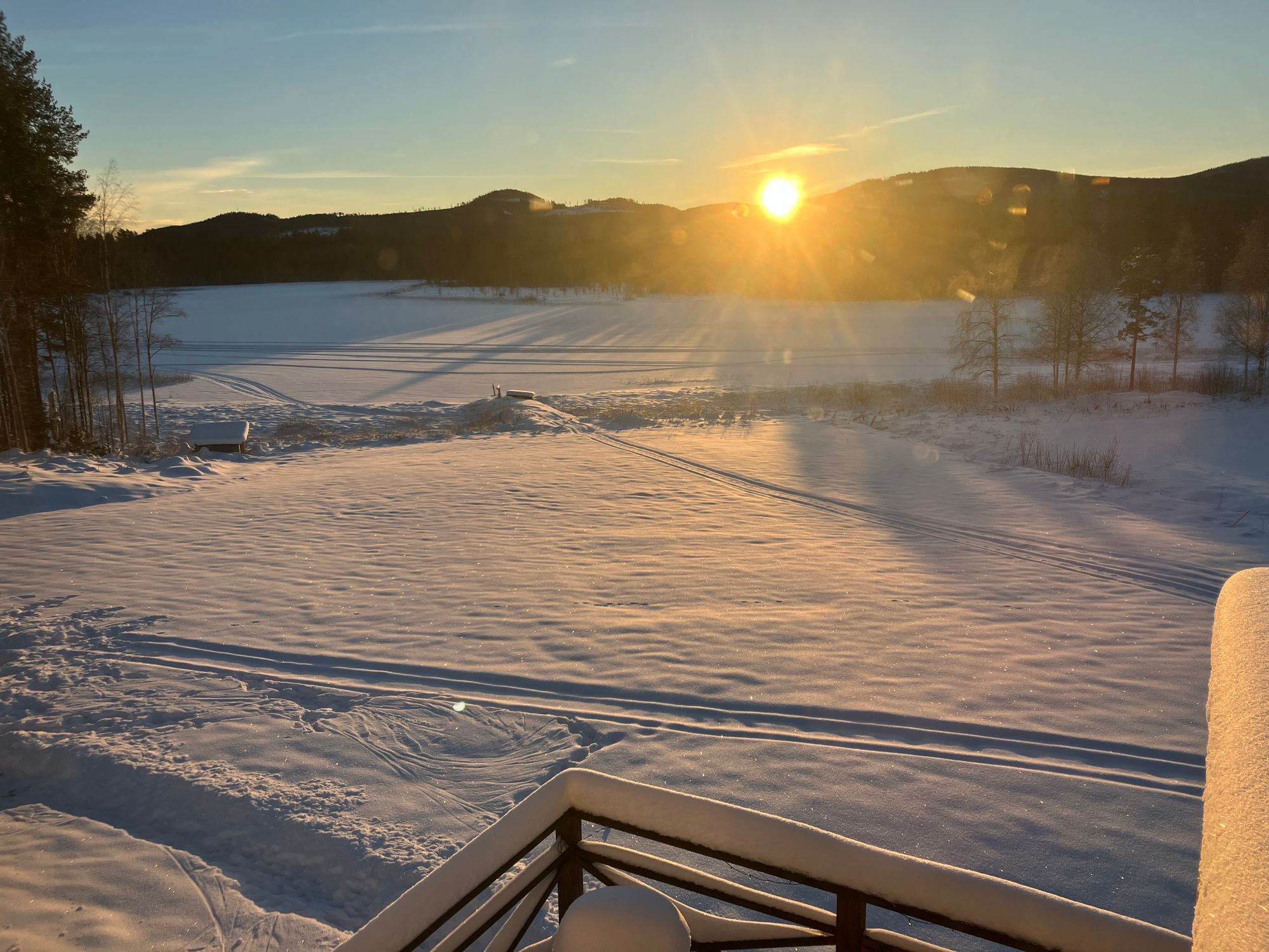 Hus vid insjö i Ässjö, Hassela – bild 9 av 24