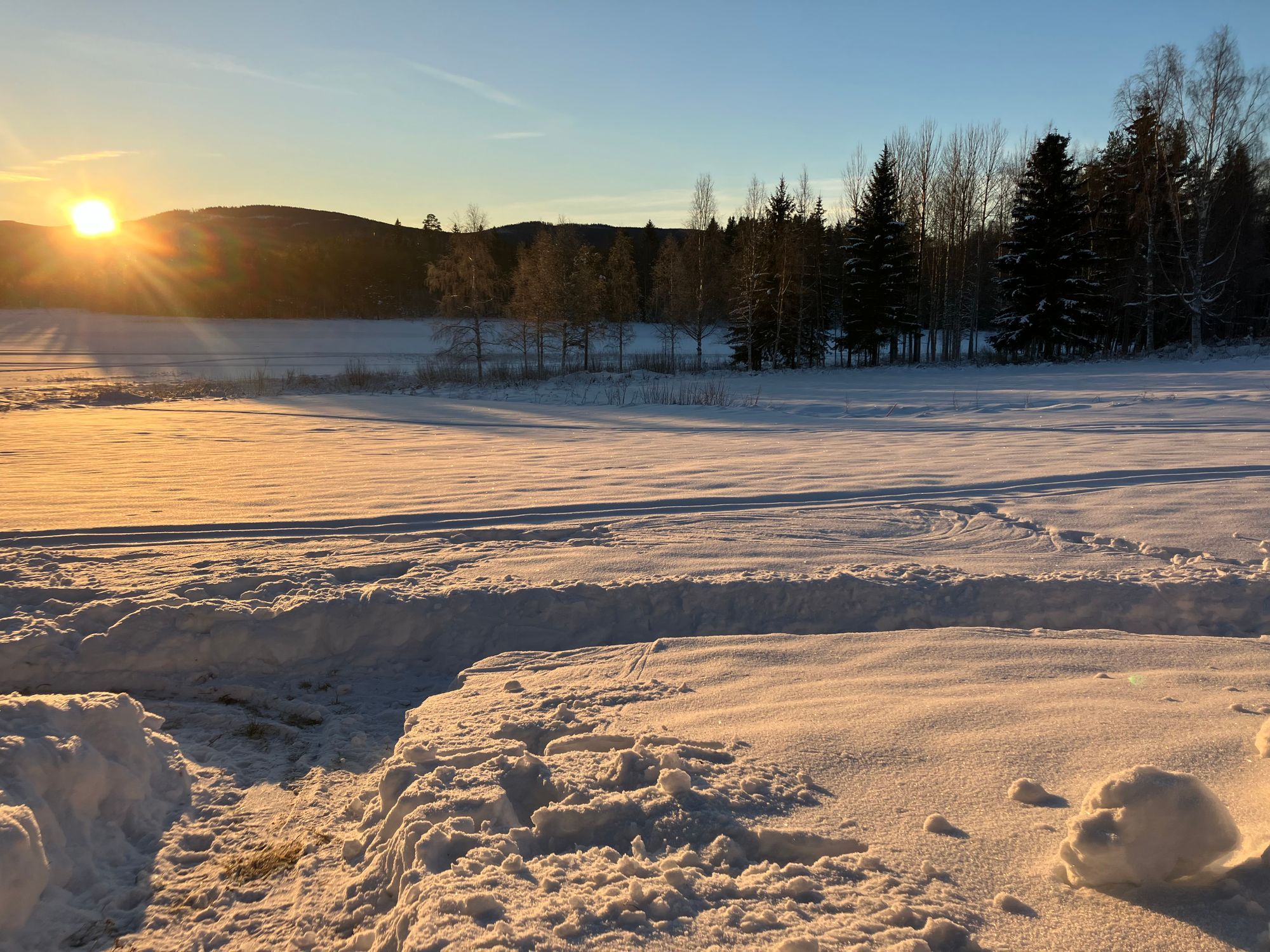 Hus vid insjö i Ässjö, Hassela – bild 8 av 24