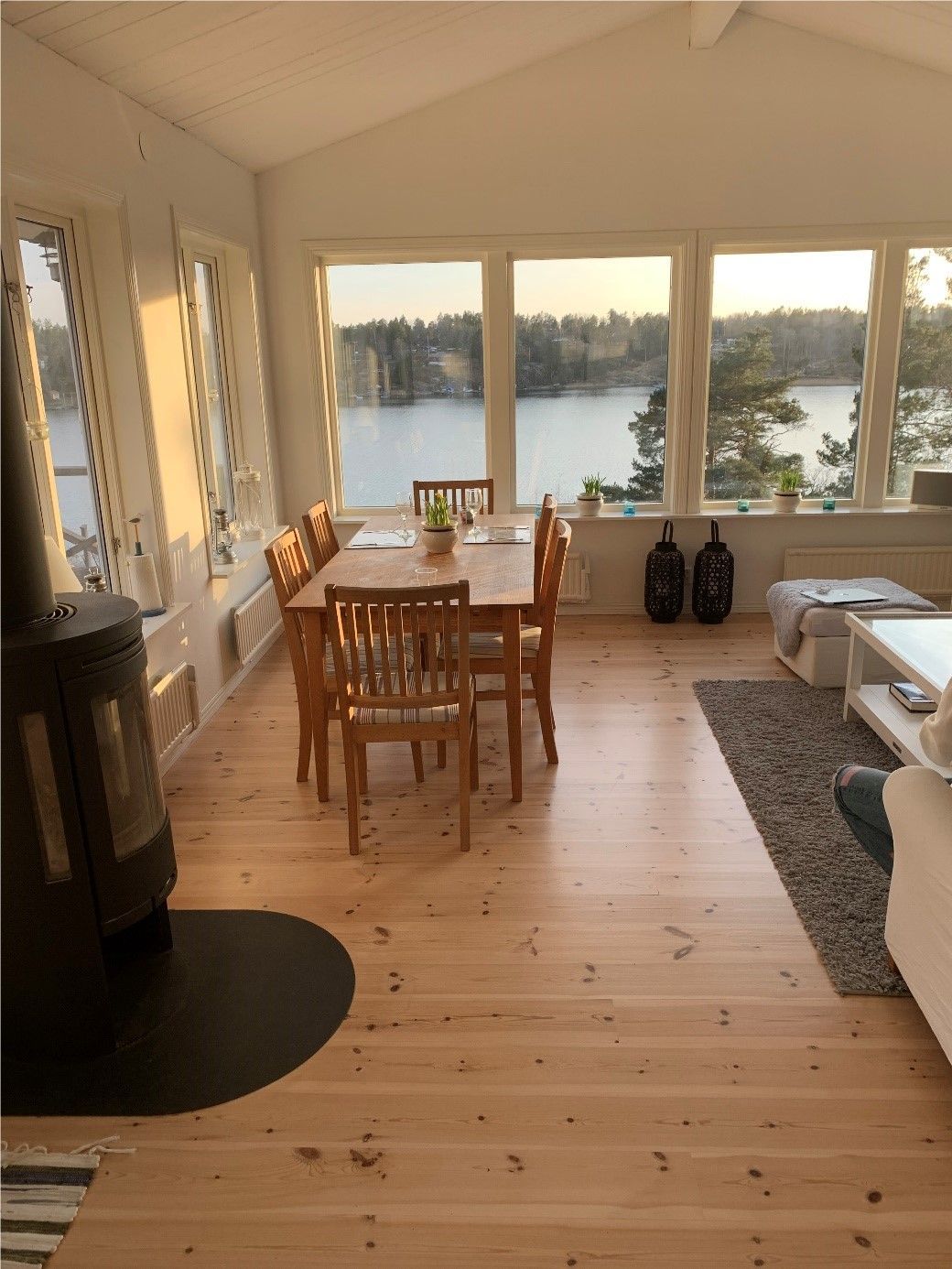 Semesterhus med sjöutsikt på charmiga Ramsö – bild 12 av 21