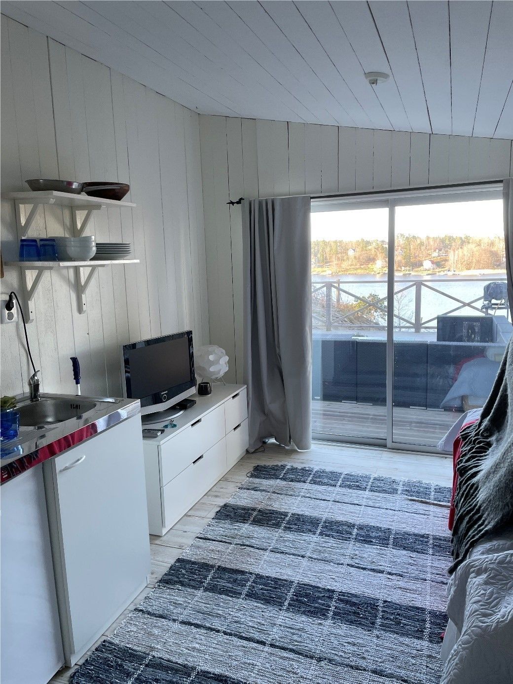 Semesterhus med sjöutsikt på charmiga Ramsö – bild 20 av 21