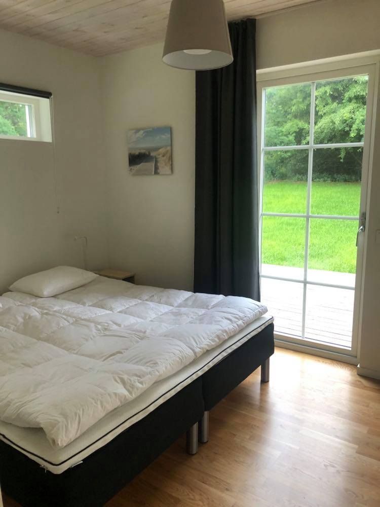 Hus på Österlen nära sjö & hav med spabad & bastu – bild 6 av 15