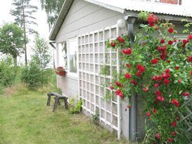 Hütte am Strand beim Binnenmeer Vänern