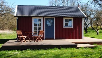 Naturnära Stuga- idyll på gård nära Ljugarn