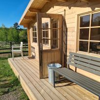 Mysig stuga i naturidyll