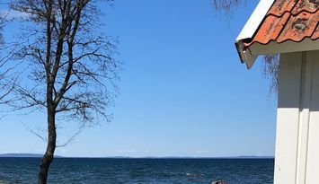 Ett charmigt gårdshus vid Vättern