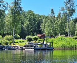 Cottage at the lake Alkvettern