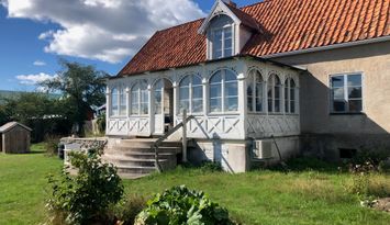 Vackert hus med havsutsikt