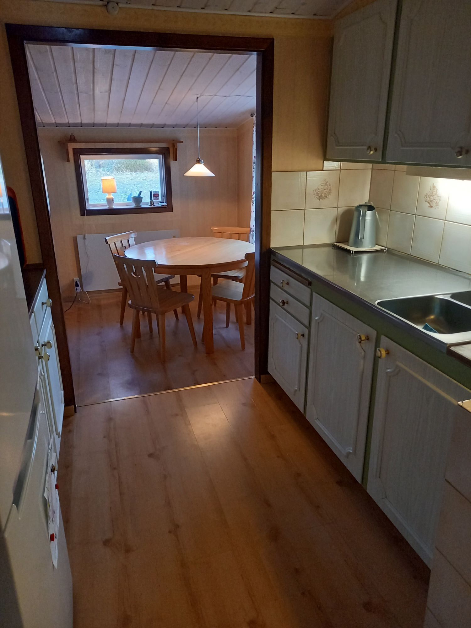 Stuga med sjöläge i Småland – bild 18 av 19