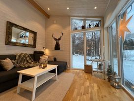 Newly renovated cottages/unbeatable location 2-10b