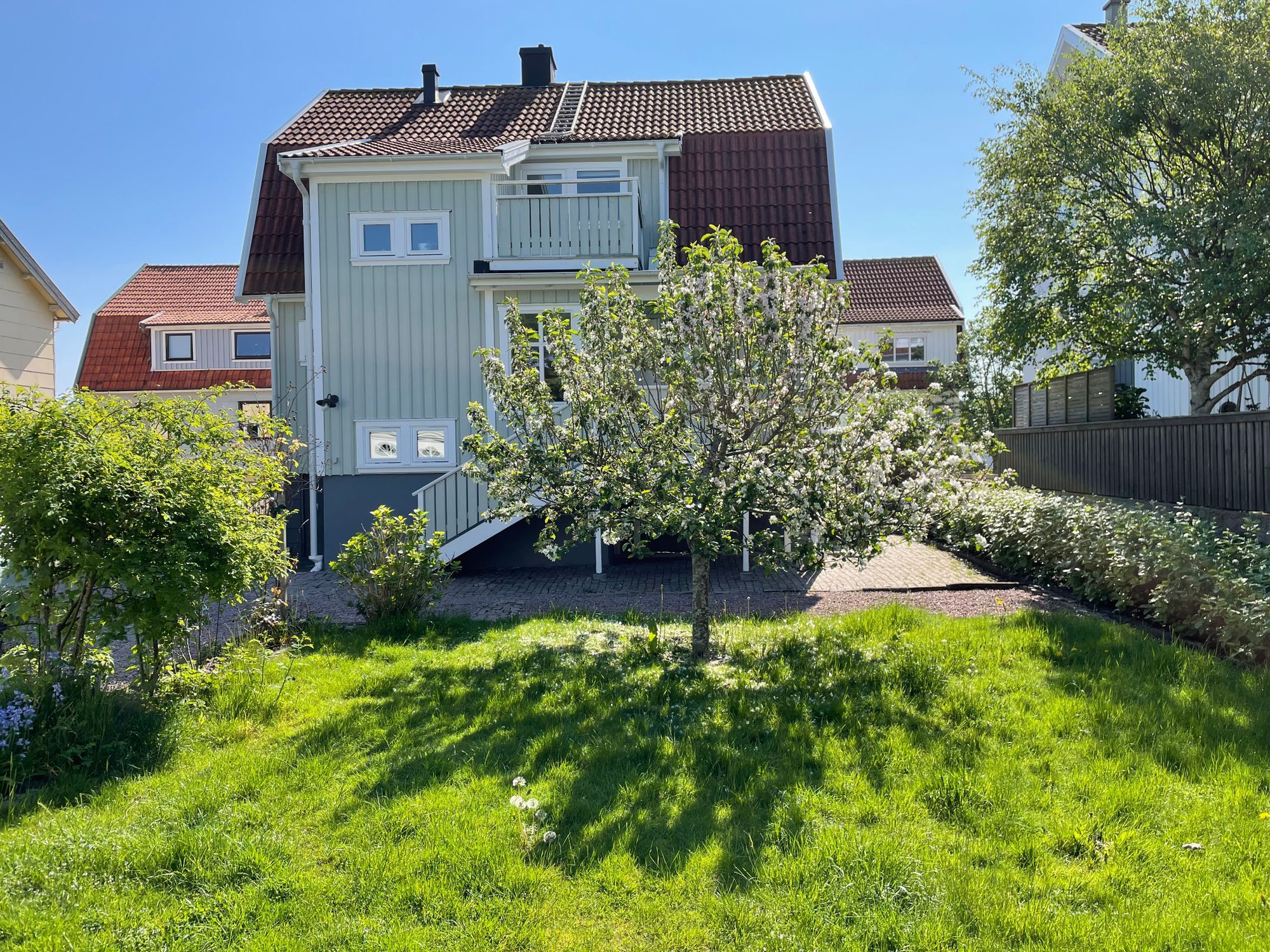 Välkommen till ett charmigt hus i Lysekil!
