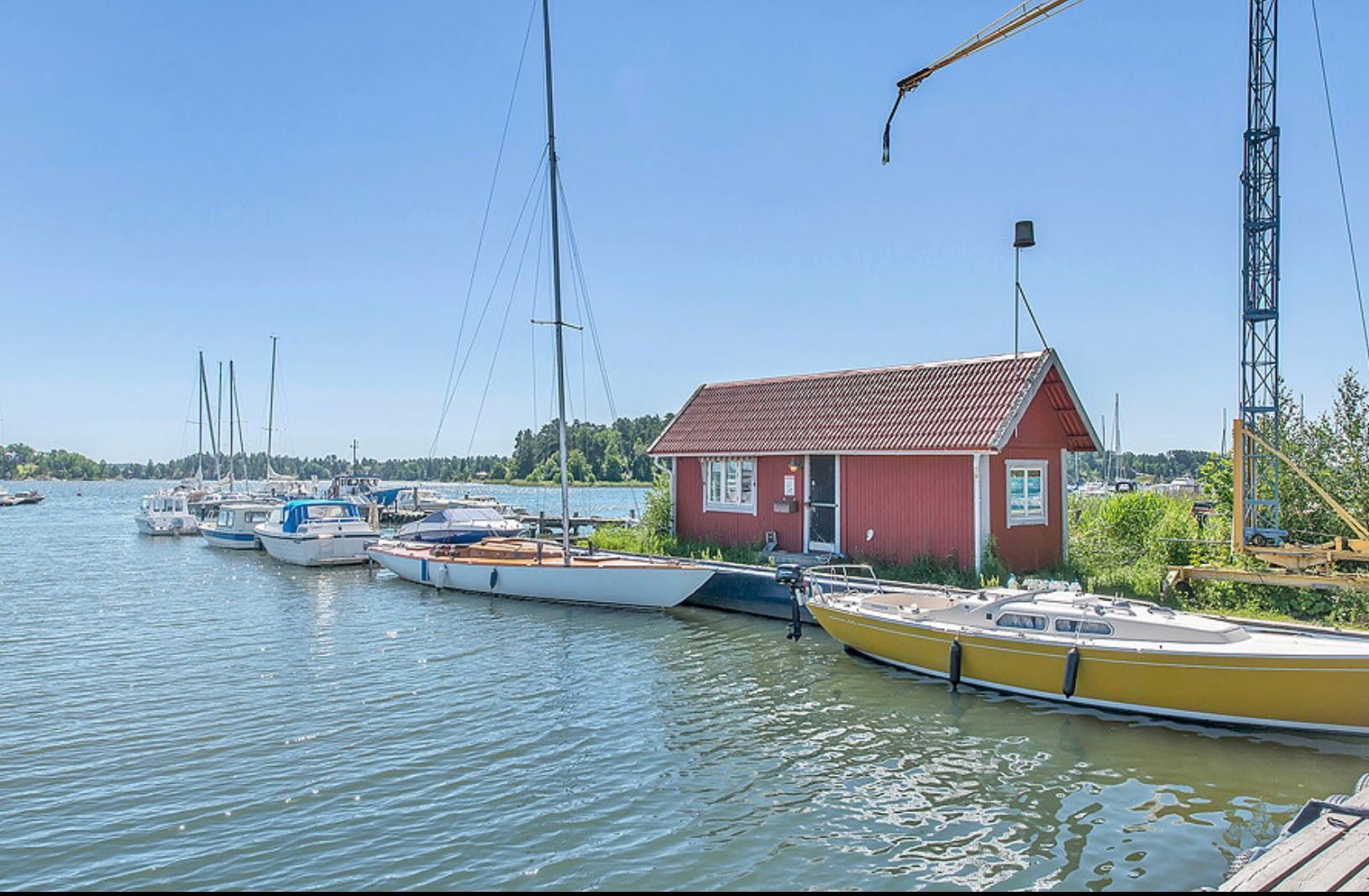 Skärgårdsboende mitt i sommaridyllen på Resarö – bild 21 av 24