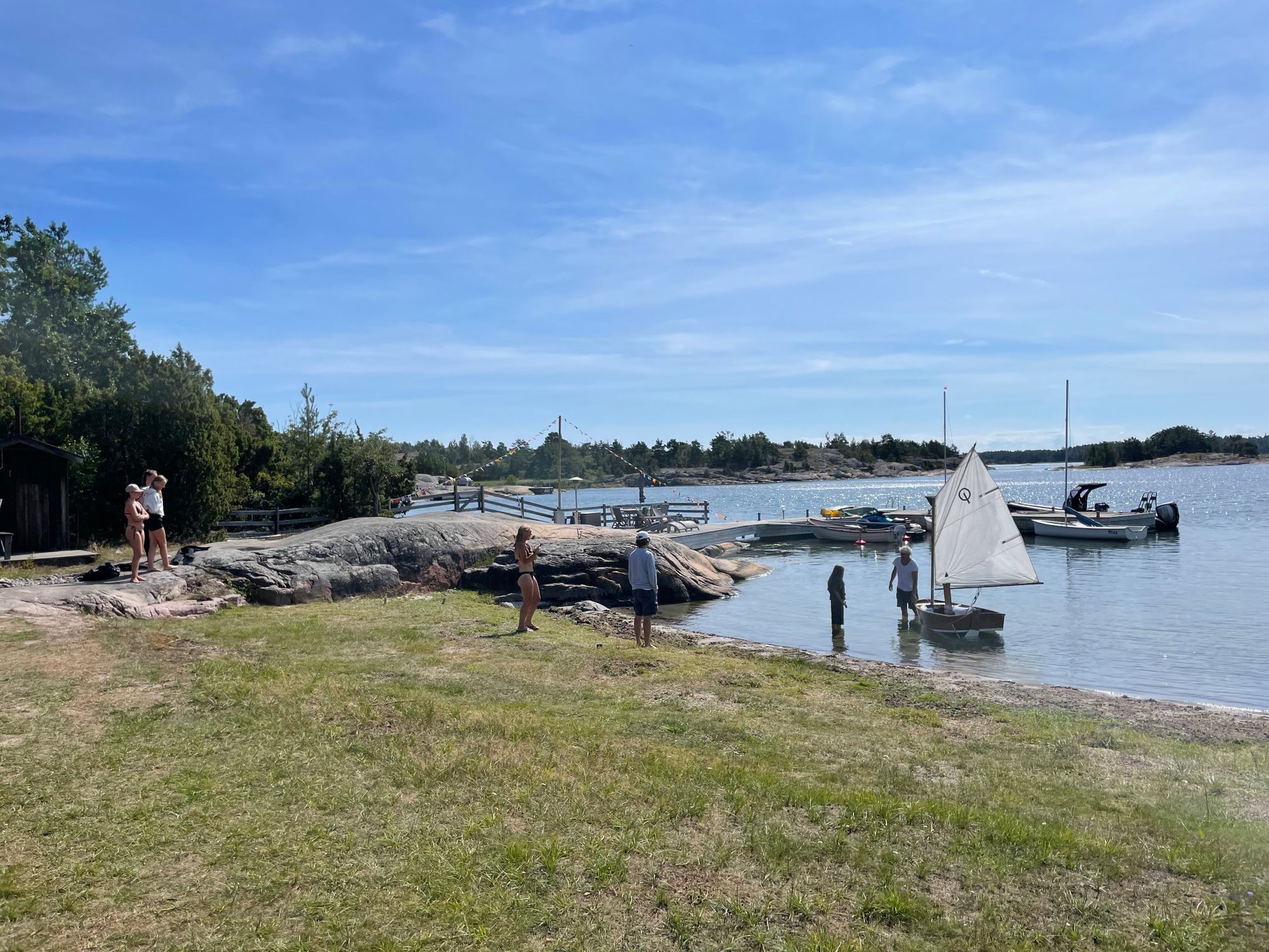 Unik sommarstuga med egen sandstrand på Fångö – bild 2 av 24