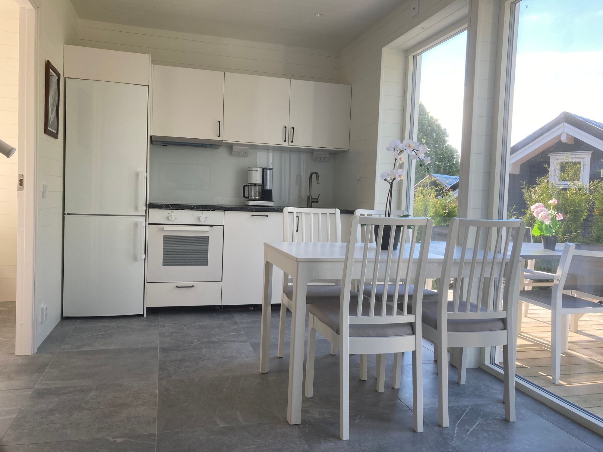 Nyare hus vid havet Egen tomt med brygga och båt – bild 5 av 24