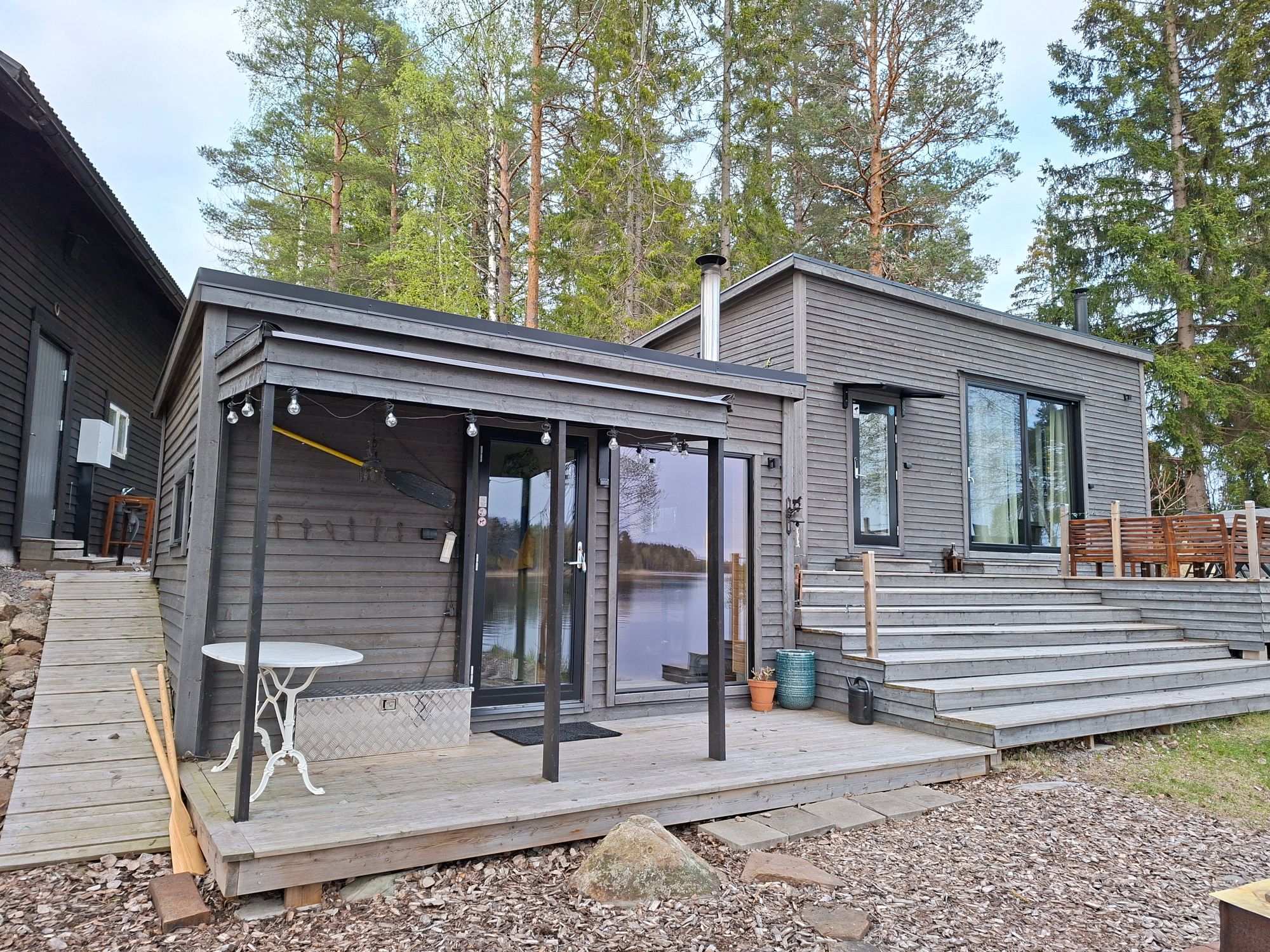 Sjöhuset - båtar, strand, bastu, brygga och grill! – bild 5 av 24