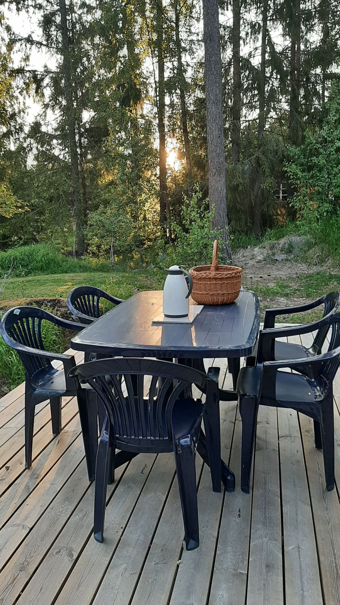 Nyrenoverad stuga med egen brygga – bild 13 av 24