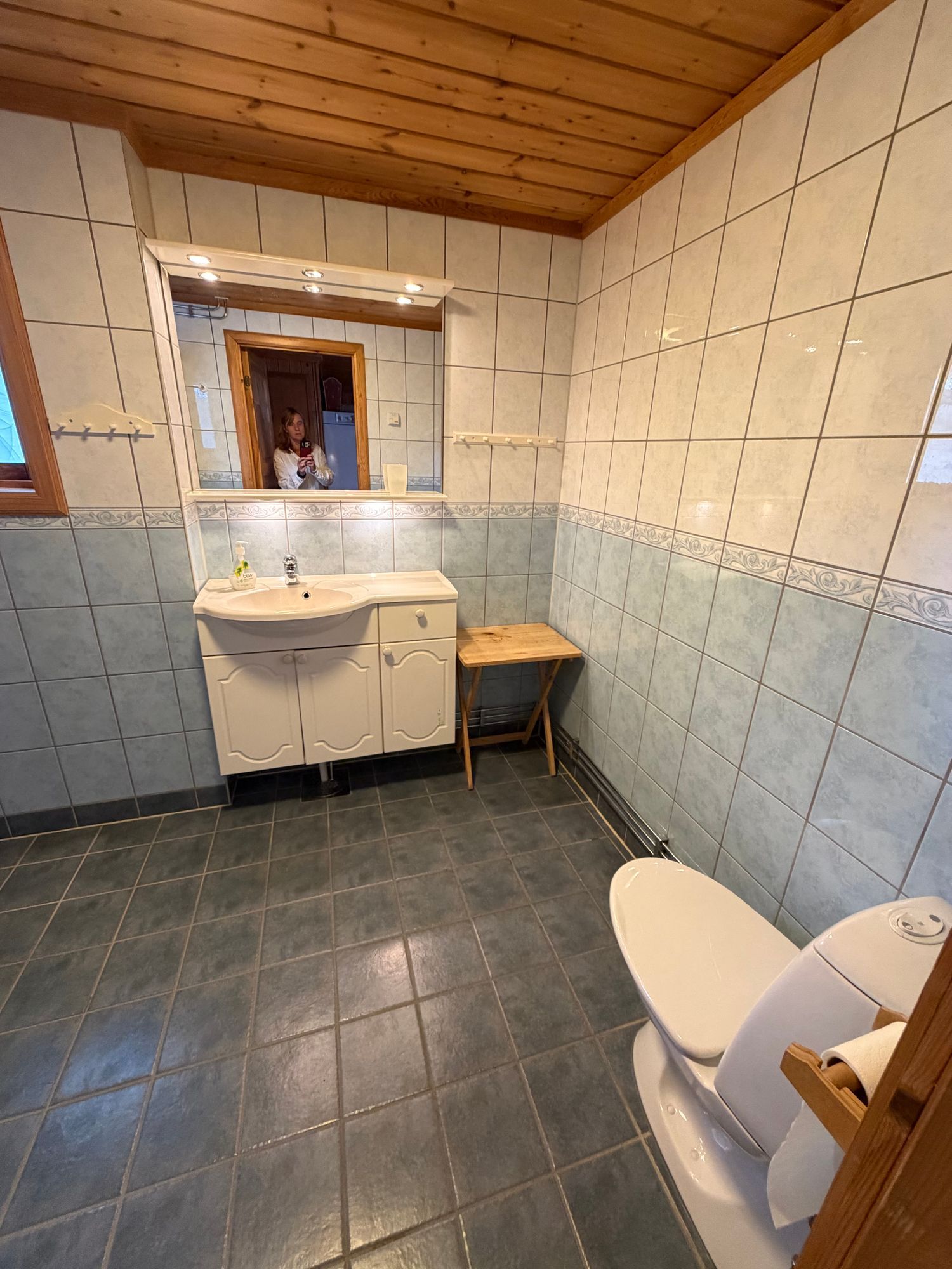 Idre fjäll! Mitt i backen ski in ski out. HUS A – bild 15 av 18