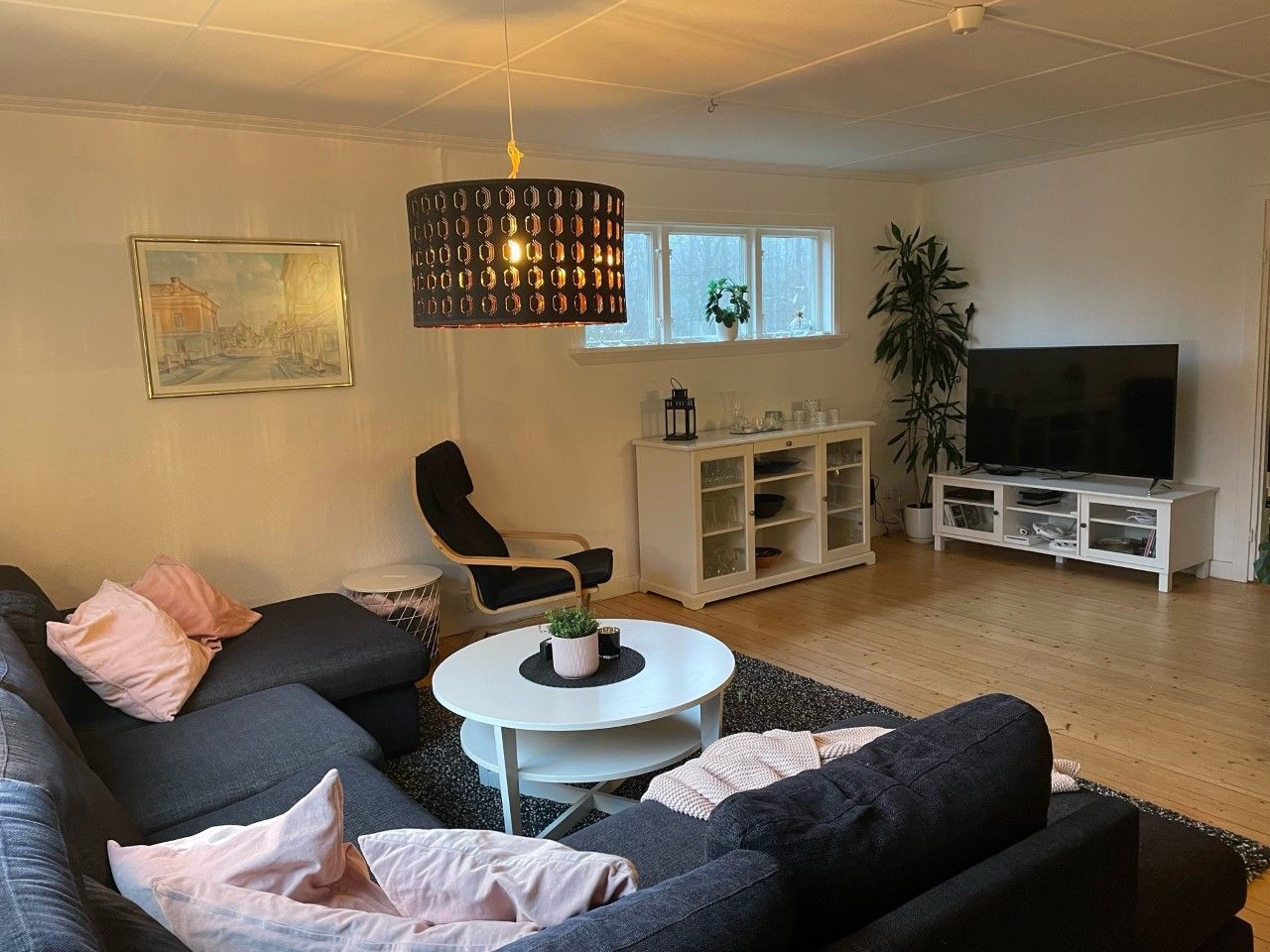 Stuga med egen pool vid badsjö. – bild 13 av 22