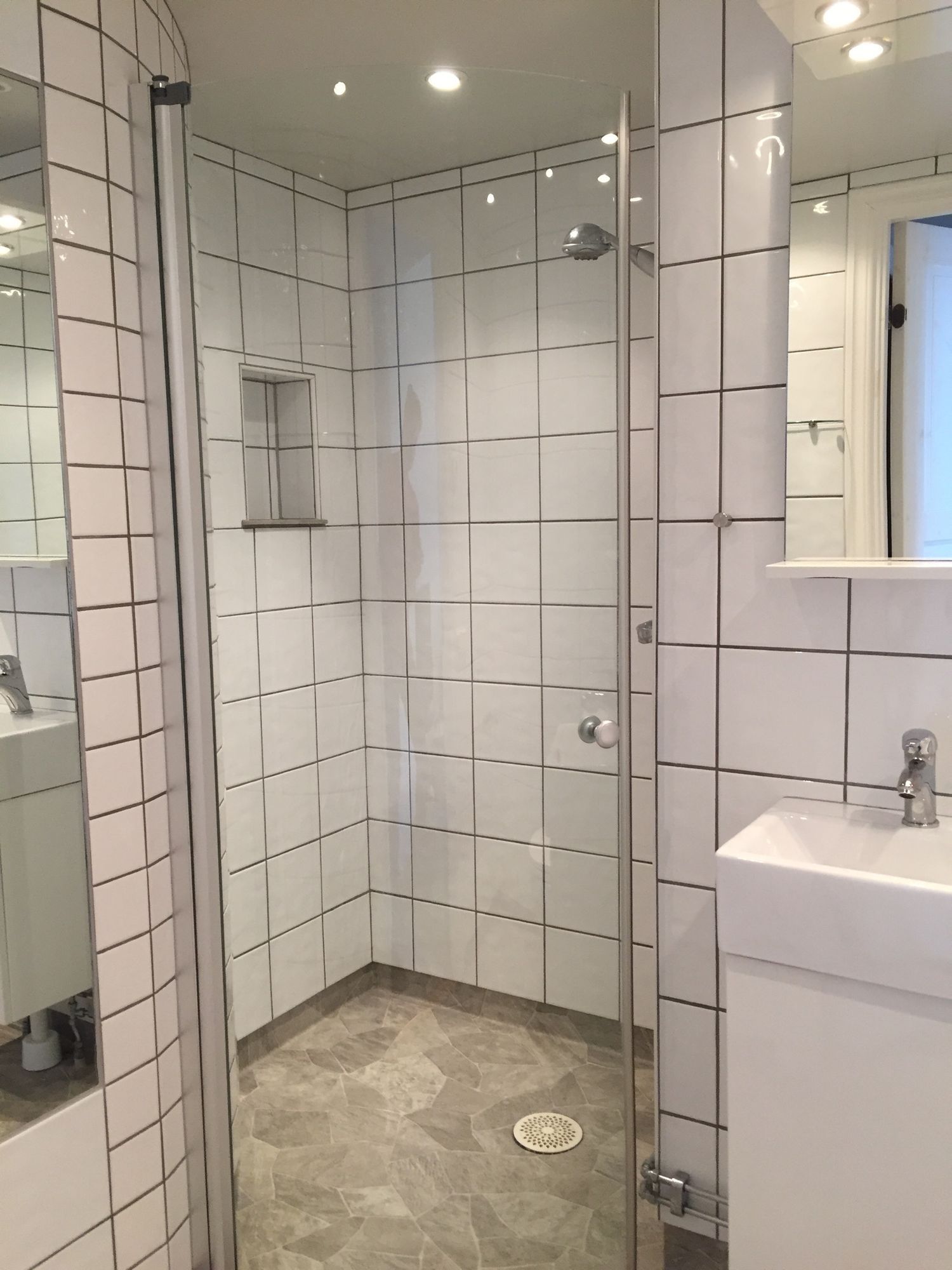 Trea med balkong och bästa utsikten i Visby! – bild 3 av 5