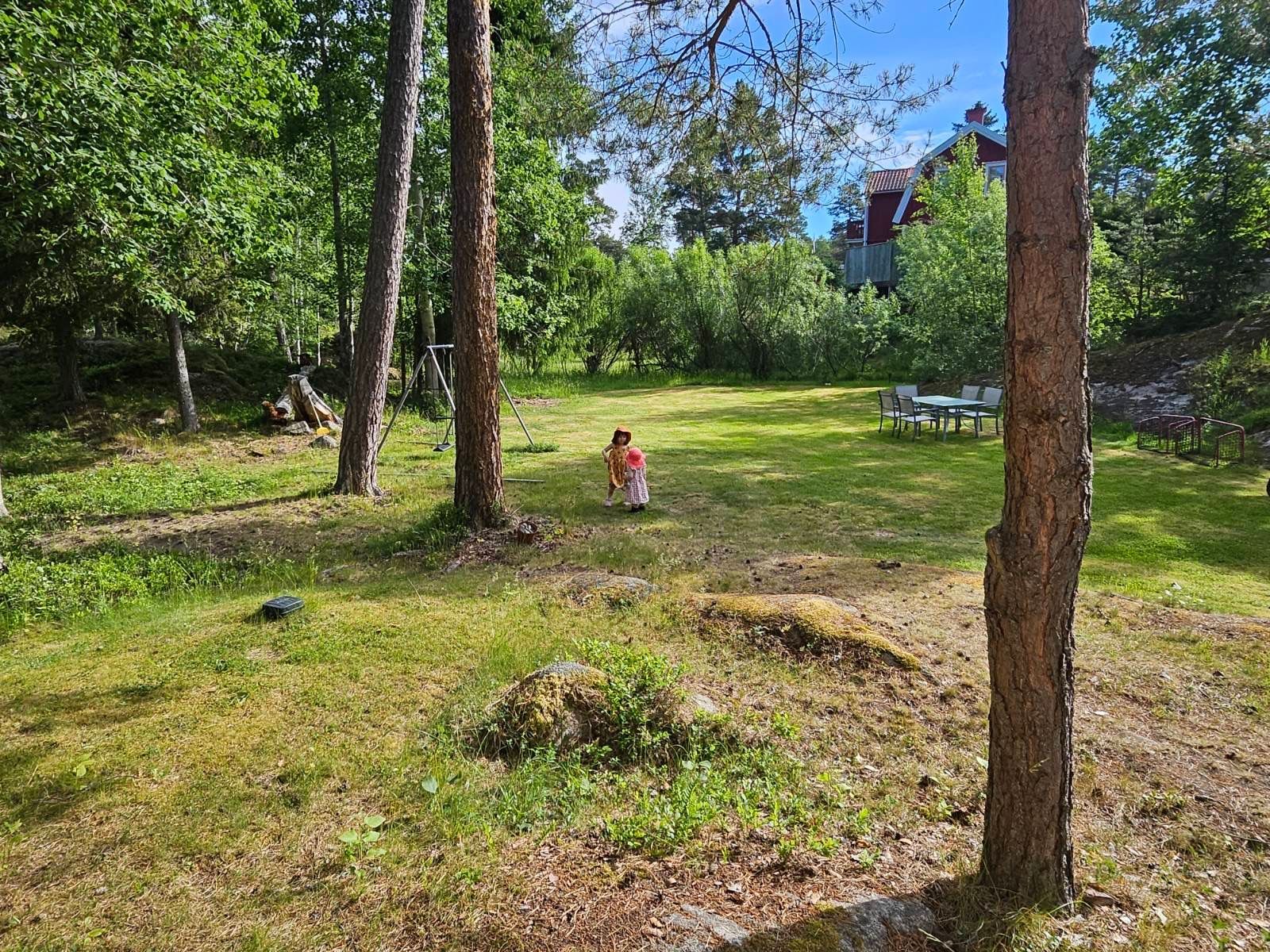 Sommarstuga vid sjön på Vindö – bild 14 av 21