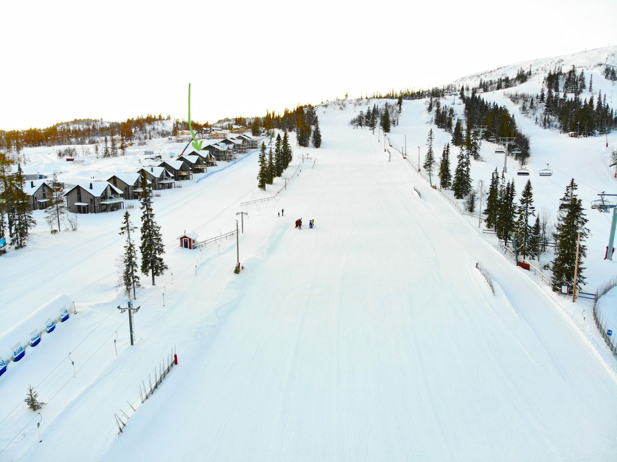 Nybyggd på absolut bästa ski-in/läge i backen