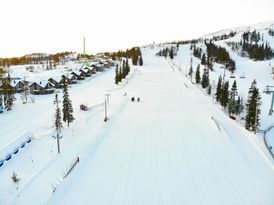 Nybyggd på absolut bästa ski-in/läge i backen
