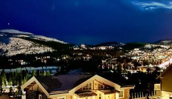 Coolt hus - ski-in-ski-out - Skalets torg