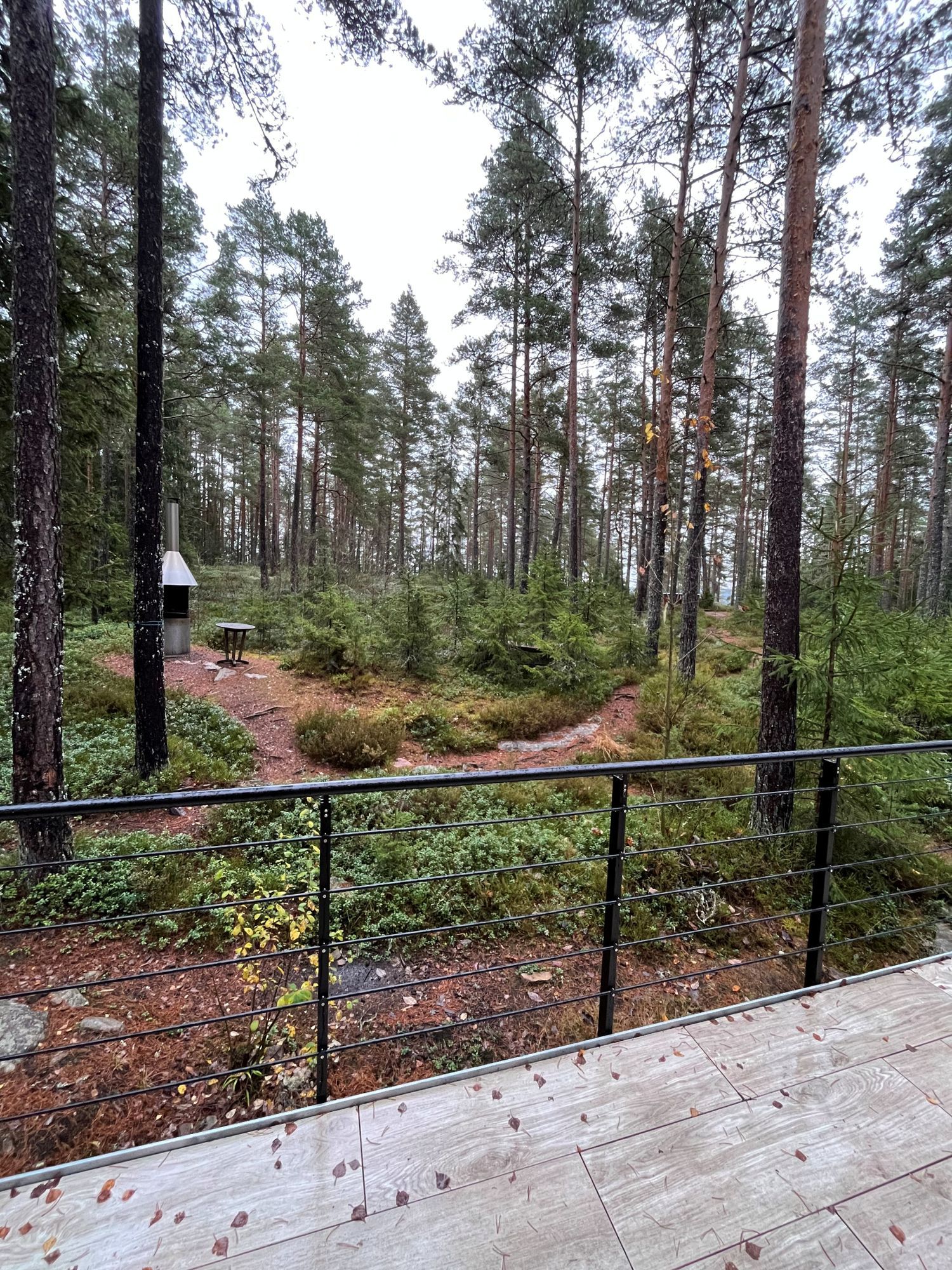 Semesterhus i avskilt läge med motorbåt badtunna – bild 13 av 19