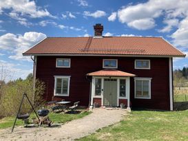 1800-tals gård med lantligt läge