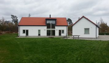 Modern villa med 10-12 bäddar i Tofta Gnisvärd
