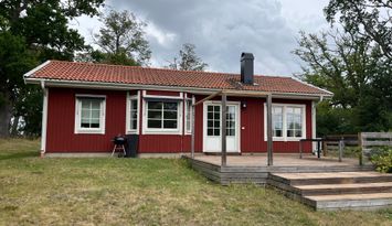 Trevlig stuga på kulle