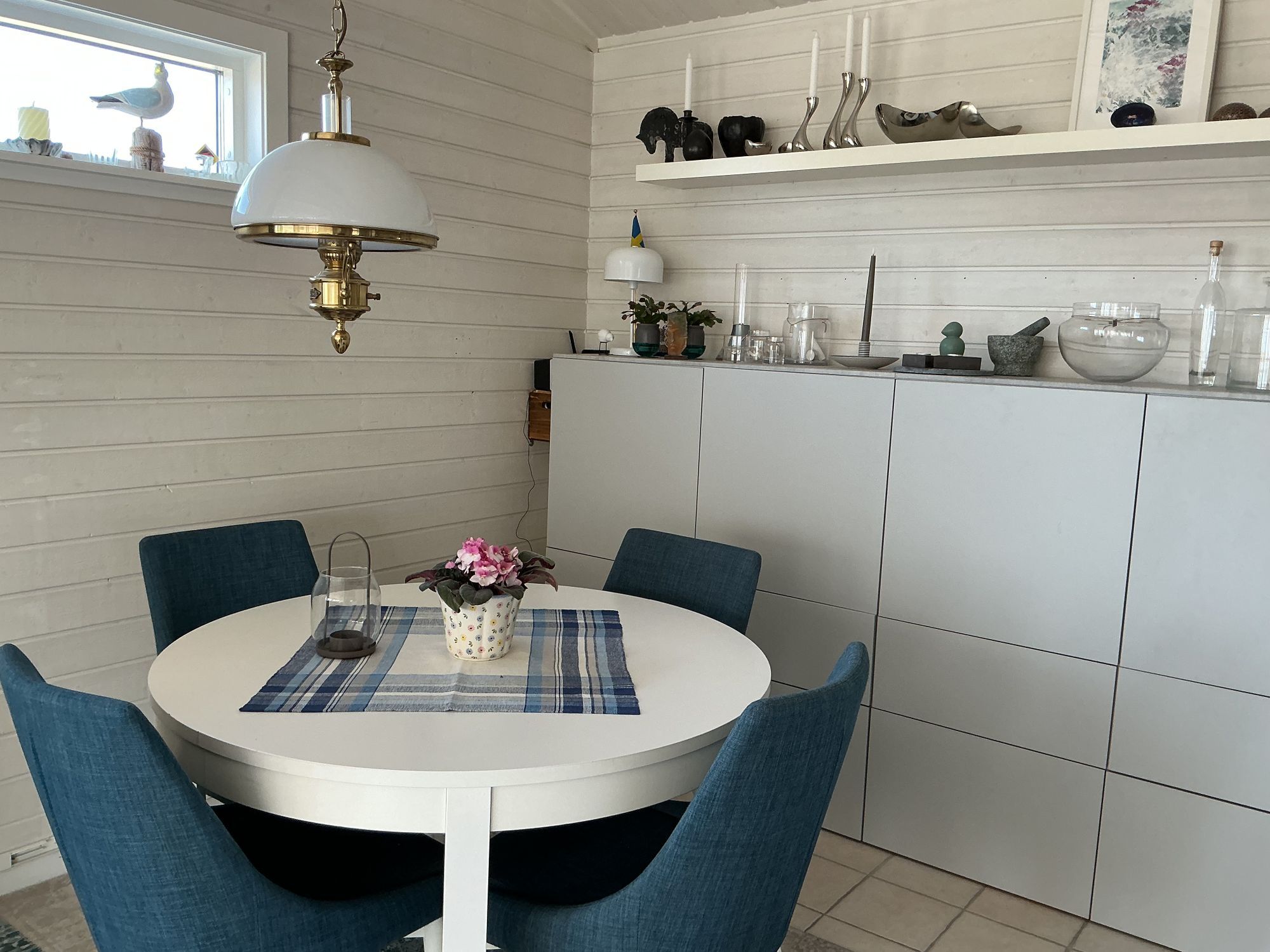 Superhärlig stuga med med bästa läge i Apelviken – bild 8 av 13