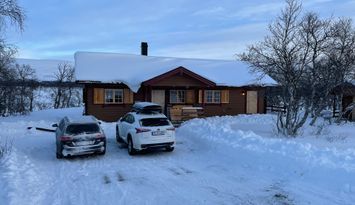 Mysig stuga på fjället nära många aktiviteter