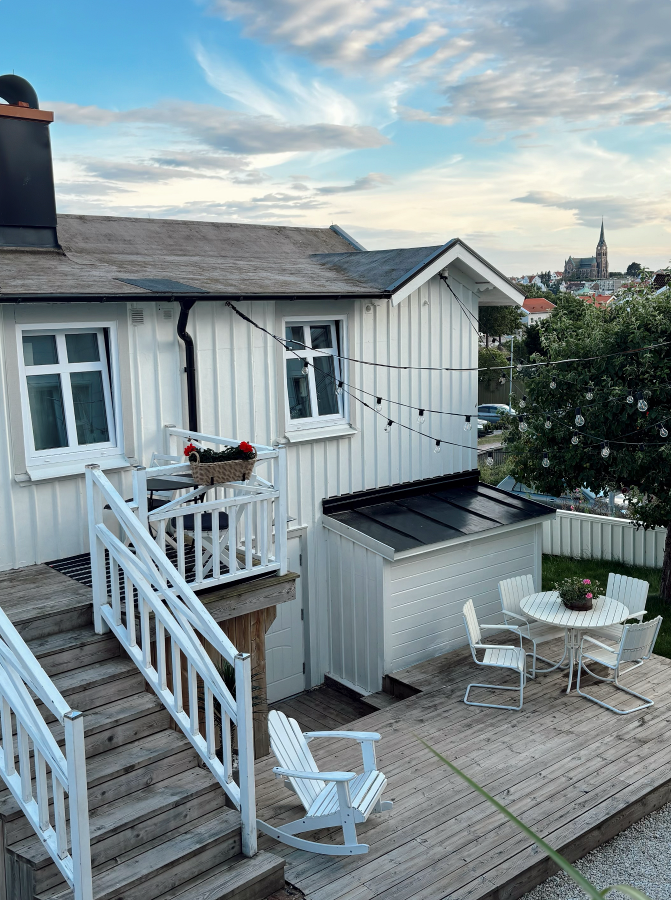 Charmigt gårdshus i centrala lysekil.