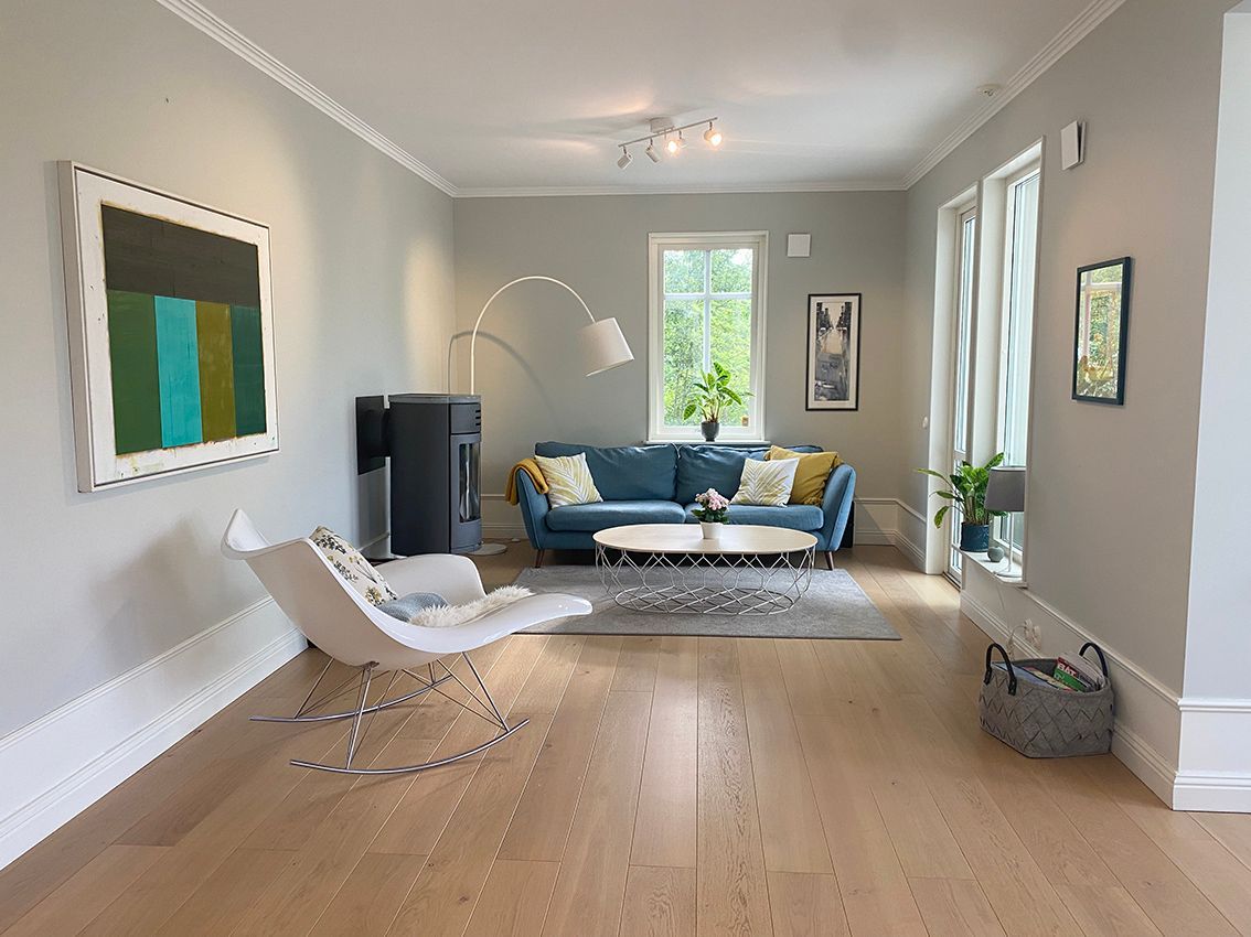Fantastisk villa med sjöutsikt 200 m från havet – bild 2 av 24