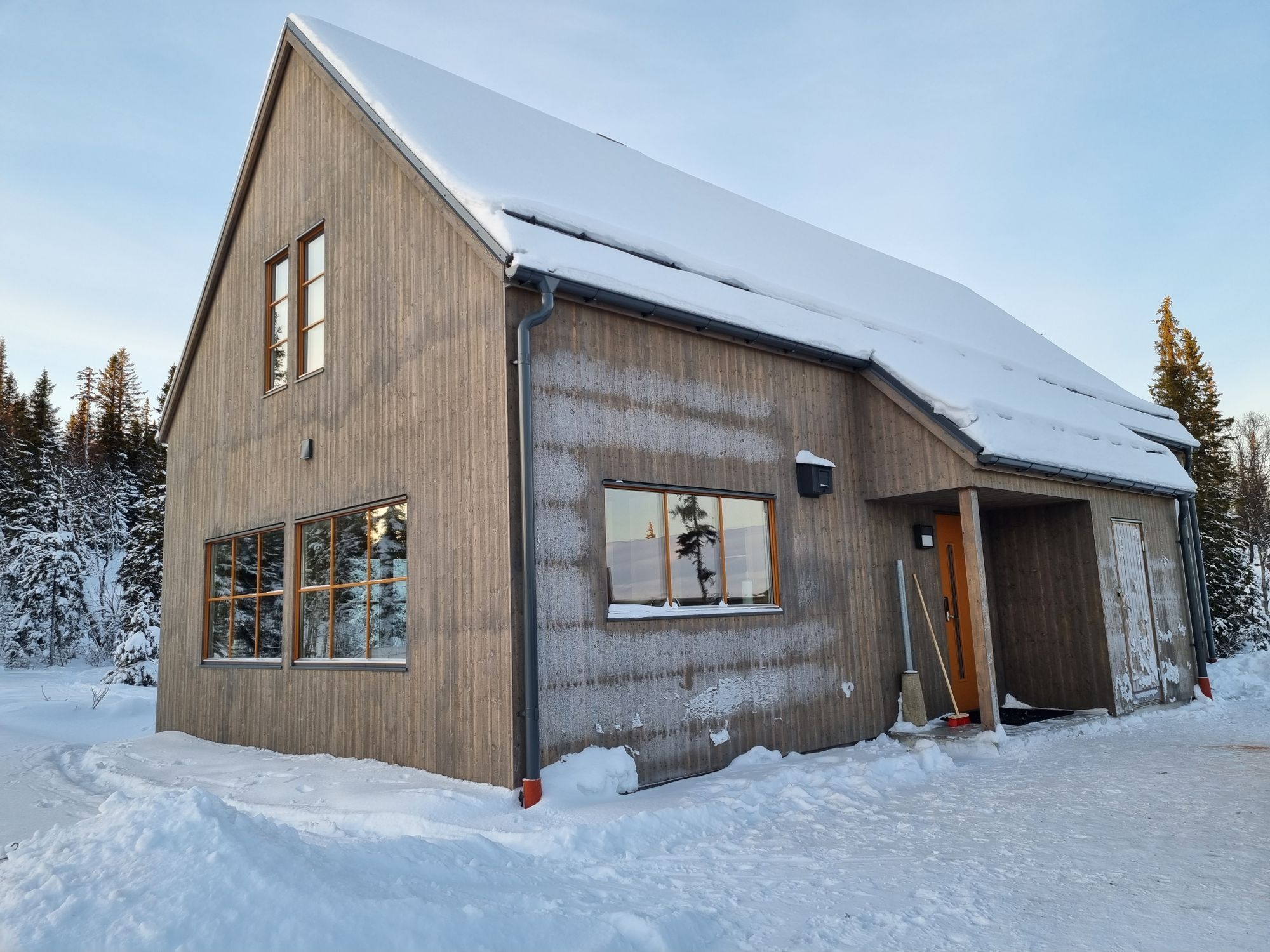 Mysig stuga i Trillevallen – bild 3 av 17