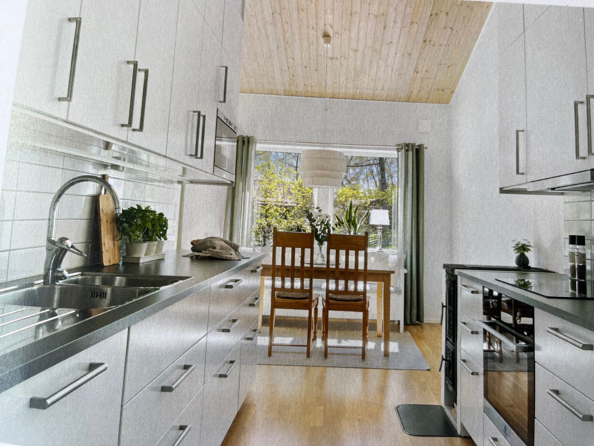 Två stugor 65 + 44 m2 på stor tomt i Gnisvärd – bild 3 av 17