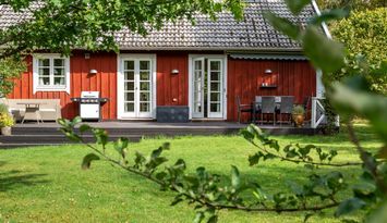 Trevlig stuga i Hjälmsänga nära sjö | SE07001
