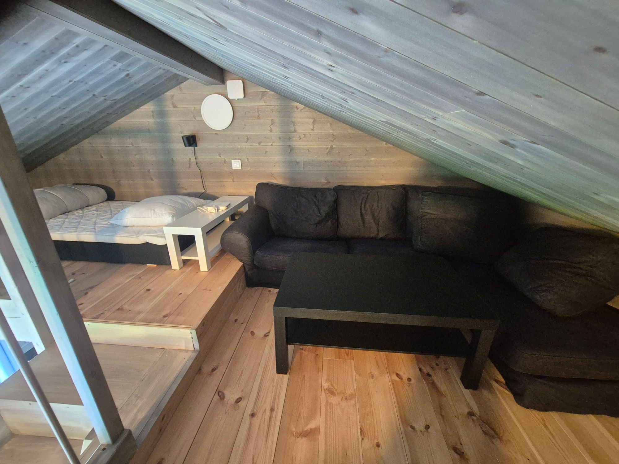 Stuga vid vattnet – bild 7 av 10