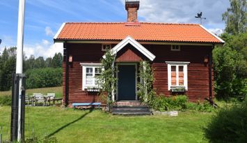 Charmig renoverad 1700-tals stuga