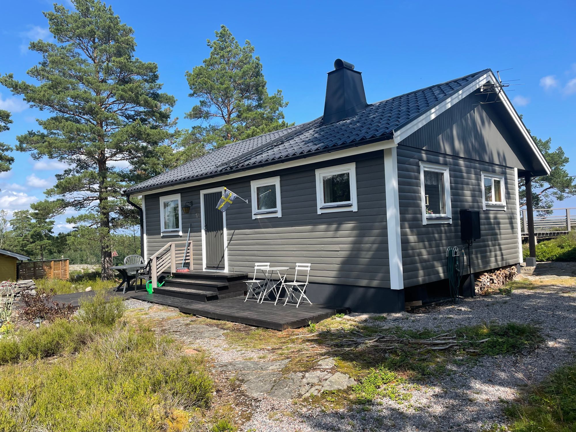 Vacker stuga med havsutsikt i Tjust skärgård