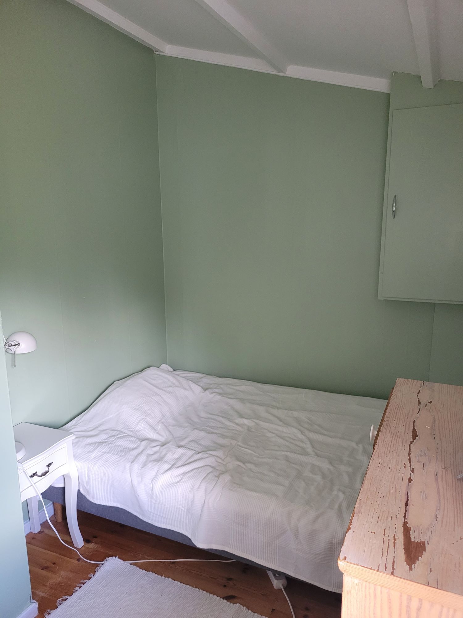 Trivsamt hus med plats för många nära havet – bild 6 av 16