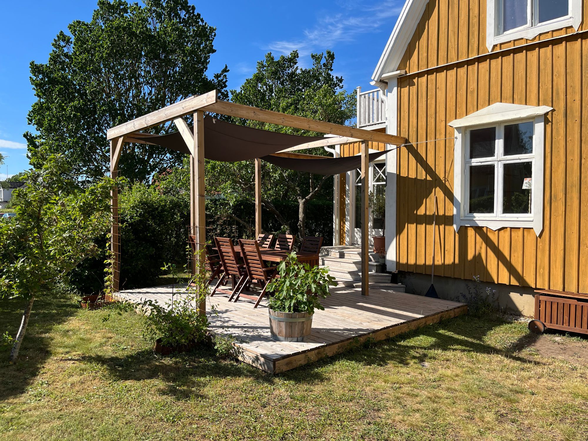 Villa med separat gårdshus – bild 13 av 13