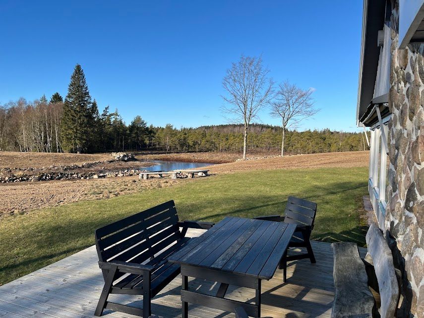 Ödegård/Skogsgård med sjö,spabad och oppkudde – bild 3 av 24