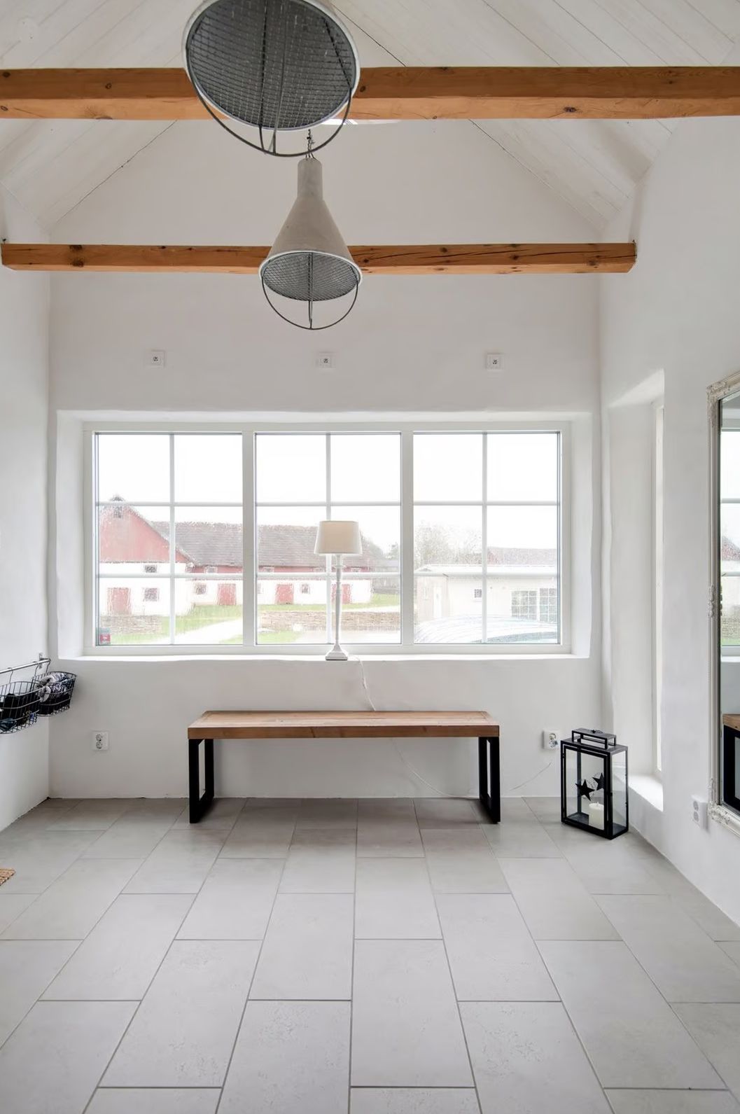 Kalkstenshus med pool, nära havet på Södra Gotland – bild 3 av 24